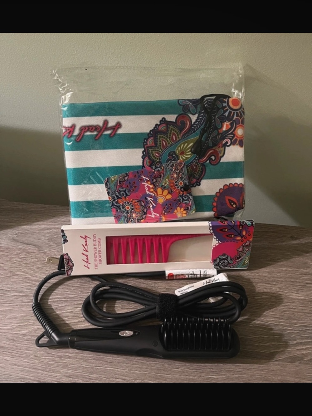 Black Electric Hair Straightening Brush with Pink Comb with Carrying Case NWOT